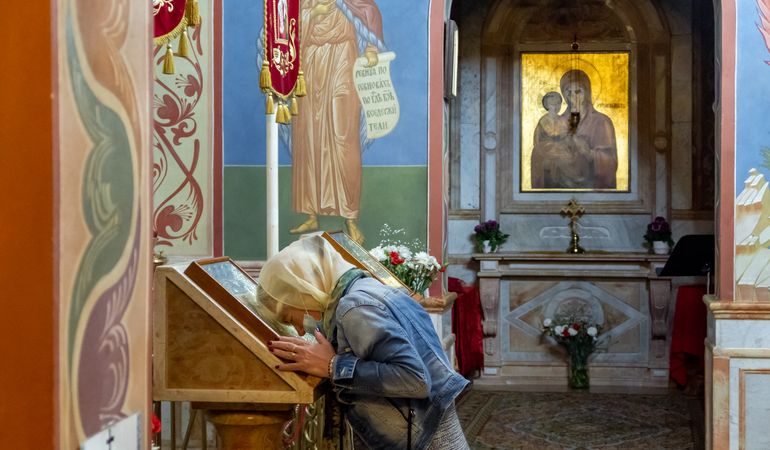 Calendar ortodox pentru ziua de 23 septembrie 2025: Credincioșii se roagă azi pentru pace și liniște în familie! Cuvintele pe care toată lumea trebuie să le rostească